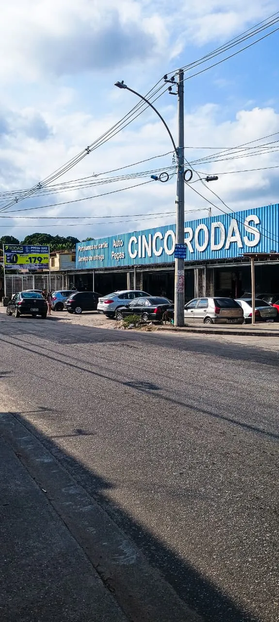 Fachada da Auto Peças Cinco Rodas