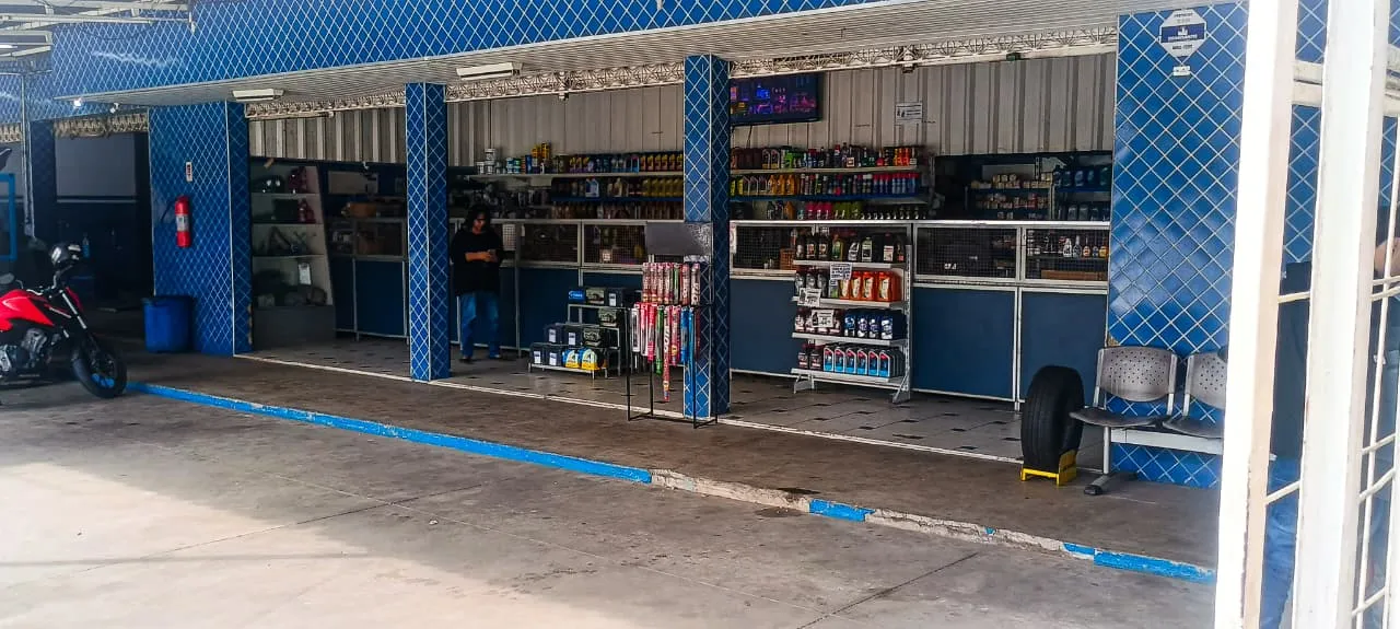 Loja de peças automotivas por dentro